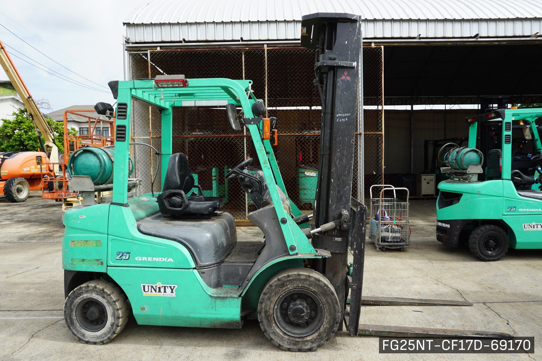 MITSUBISHI FG25NT - image 2