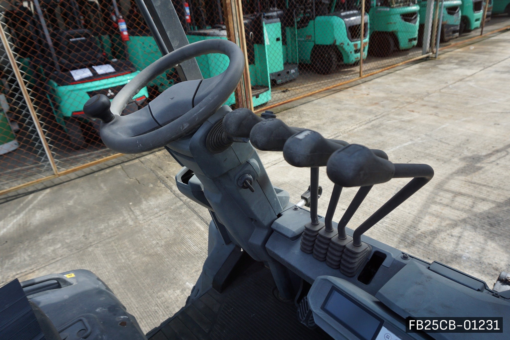 MITSUBISHI FB25CB - image 4